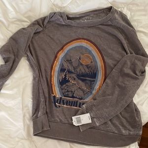 Soft Summer weight long sleeve top NEW